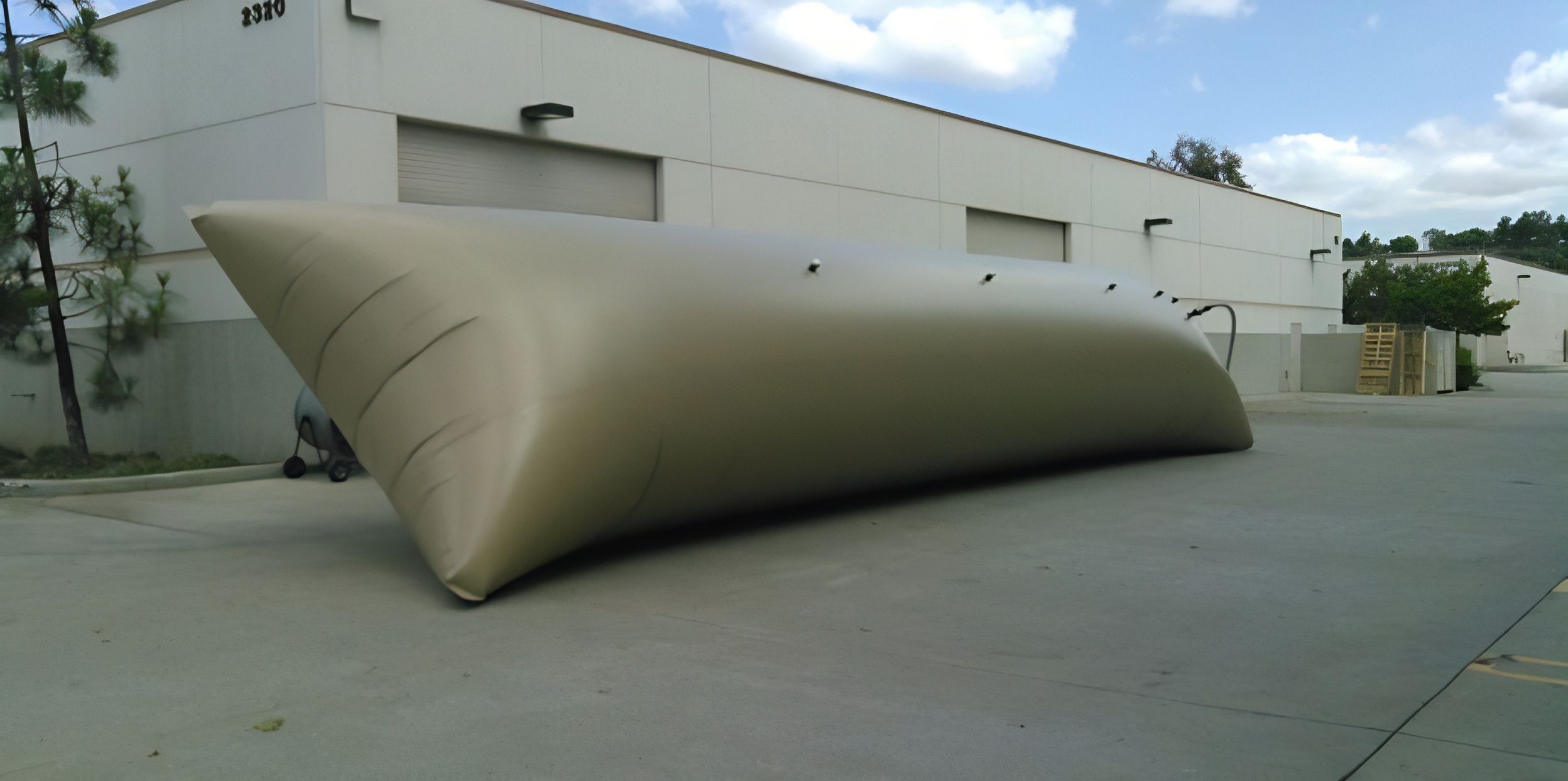 Flexitank bladder deployment